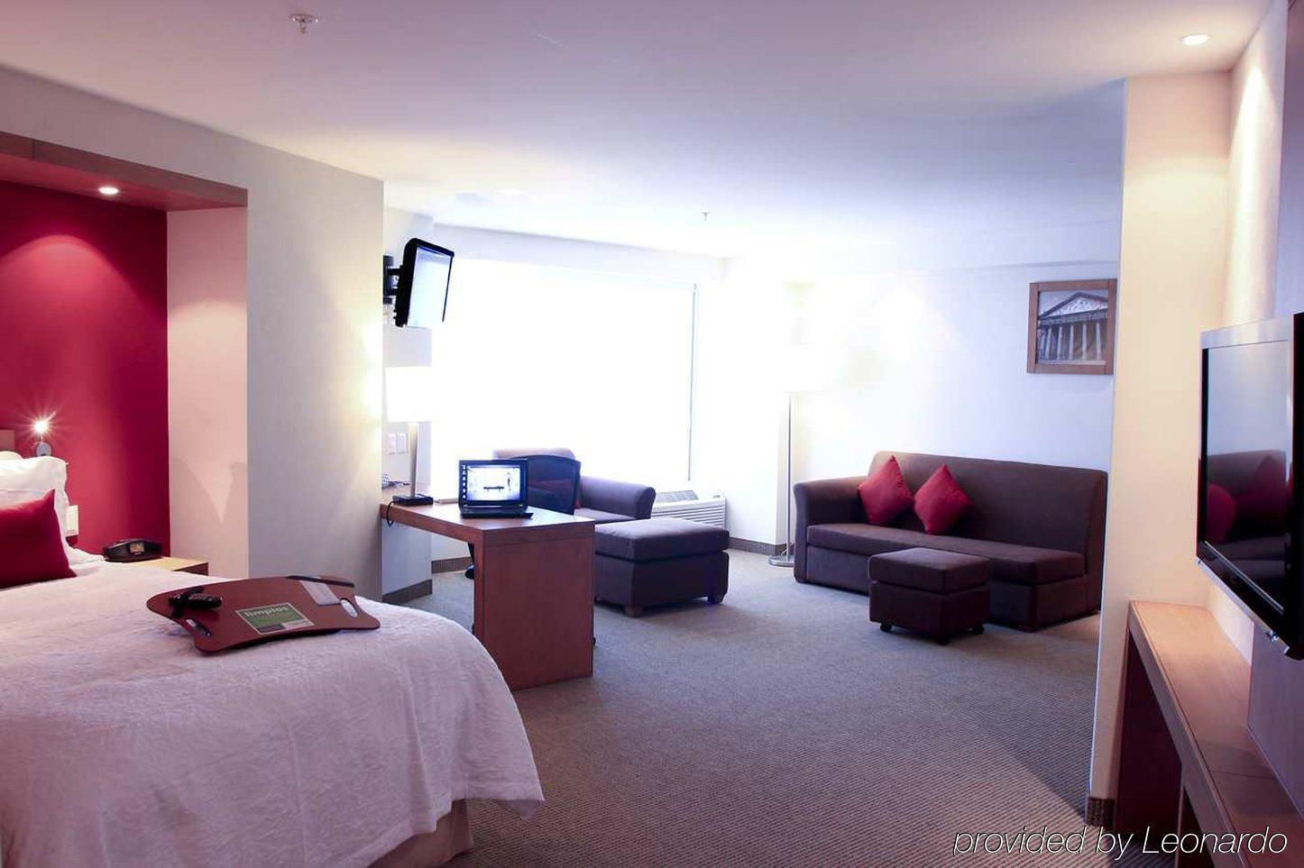 Hampton By Hilton Expo Hotel 3*
