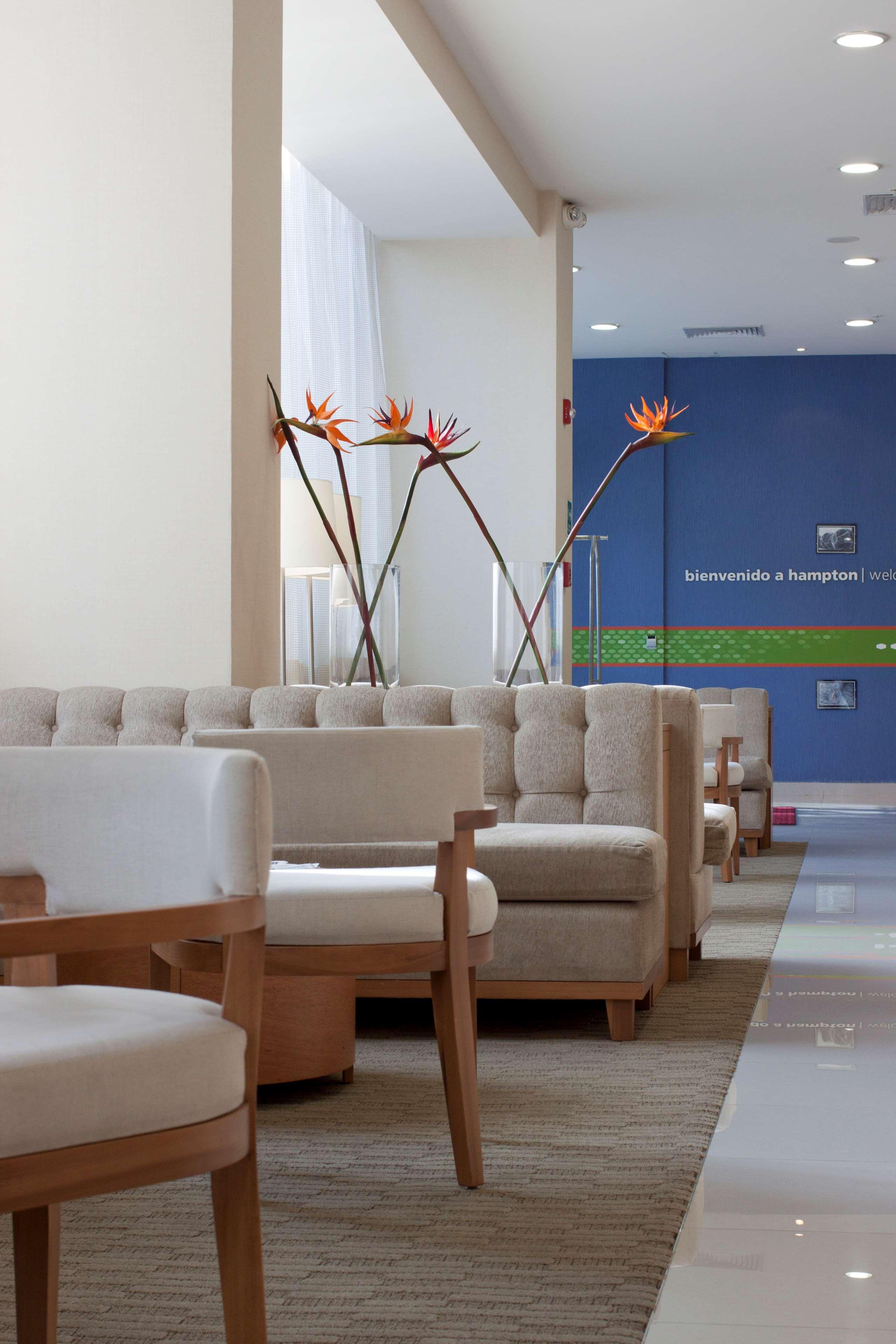 Hampton By Hilton Expo 3*