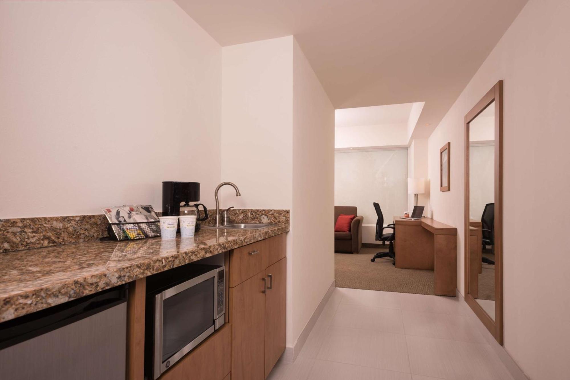 Hampton By Hilton Expo Guadalajara