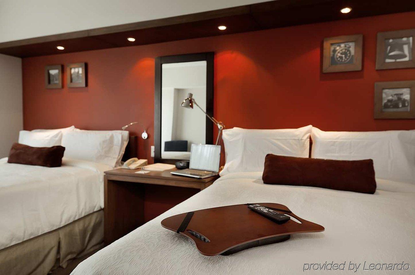 Hampton By Hilton Expo 3*